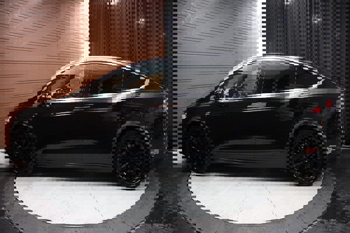 Used 2020 Tesla Model X image 8