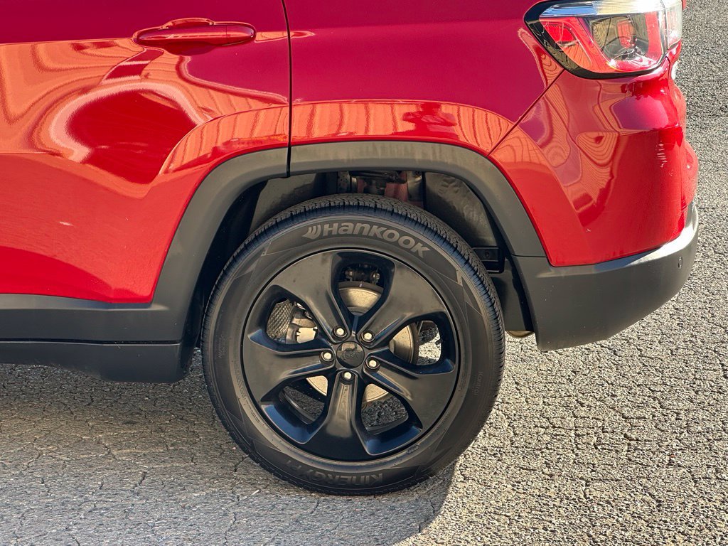 Used 2019 Jeep Compass Latitude FWD image 39