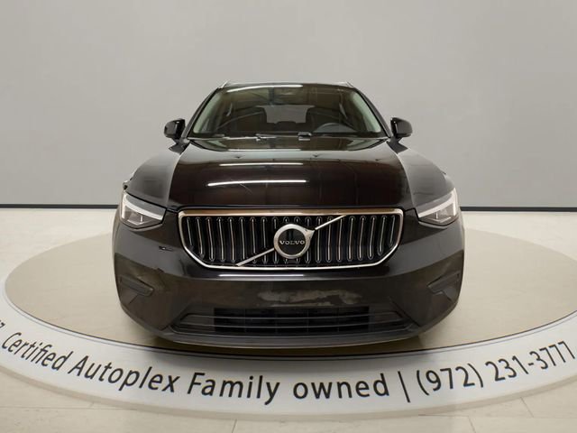 Used 2025 Volvo XC40 B5 Core image 8