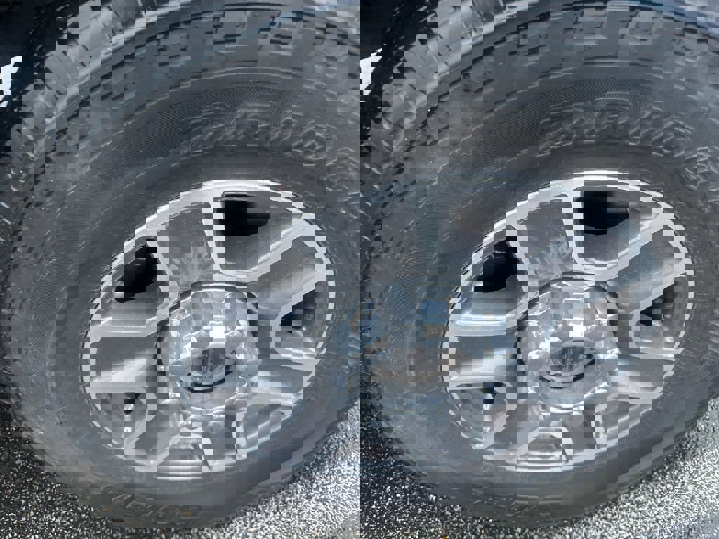 Used 2023 Ford F350 Lariat w/ Tow Technology Package image 5