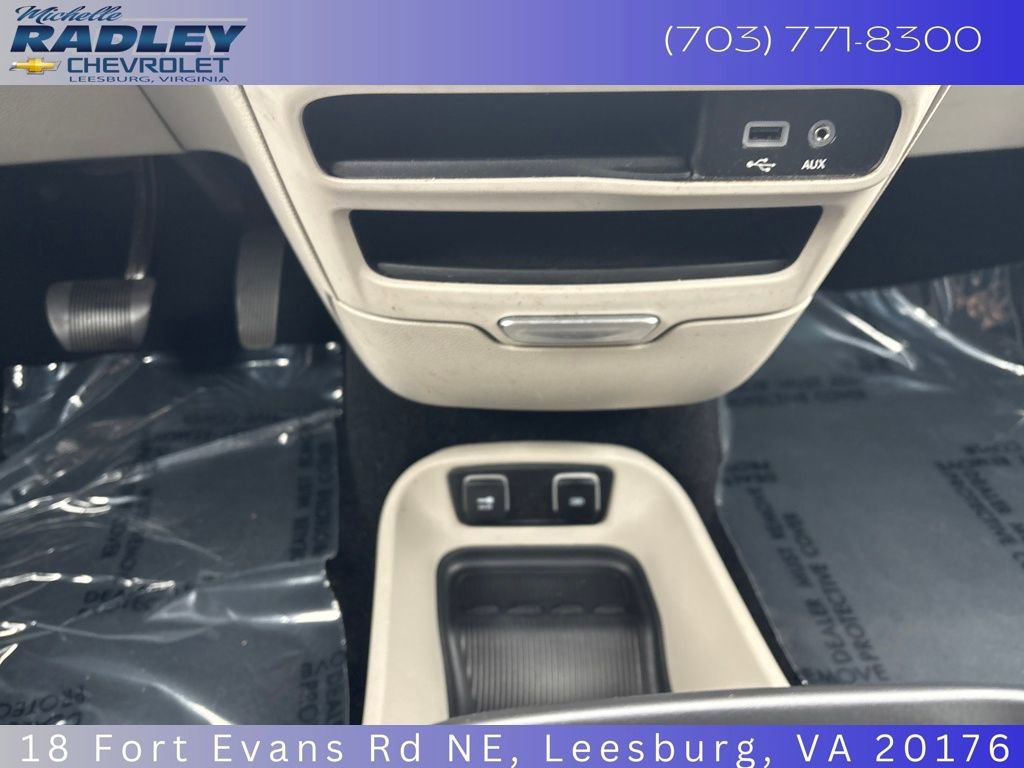 Used 2019 Chrysler Pacifica Touring-L image 21