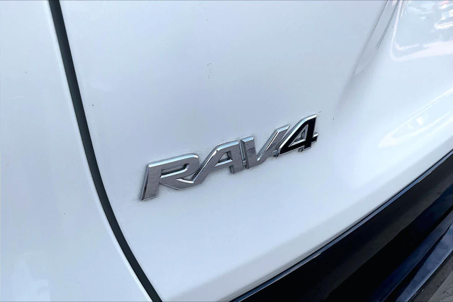 Used 2022 Toyota RAV4 SE AWD/4WD image 30