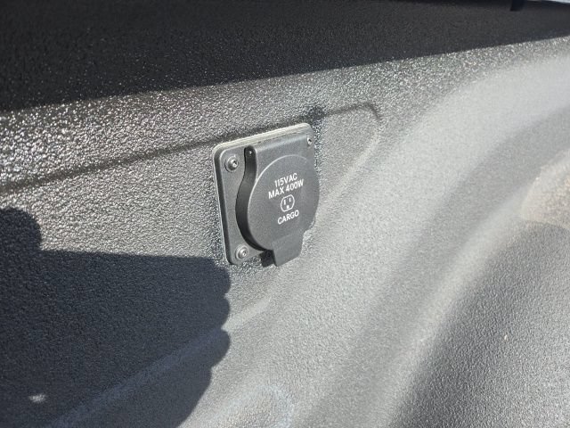Used 2025 RAM 2500 Laramie AWD/4WD image 5