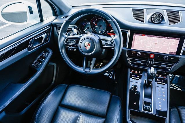 Used 2023 Porsche Macan image 14