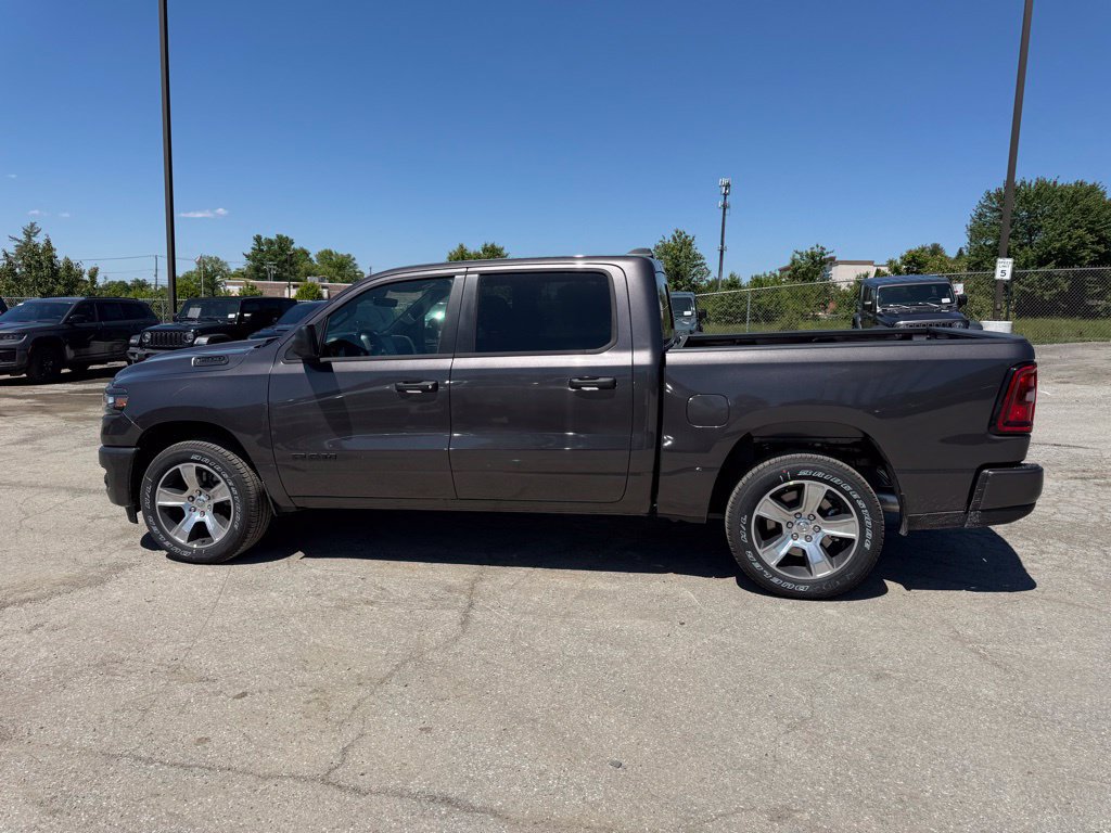 New 2026 RAM 1500 Express AWD/4WD image 10
