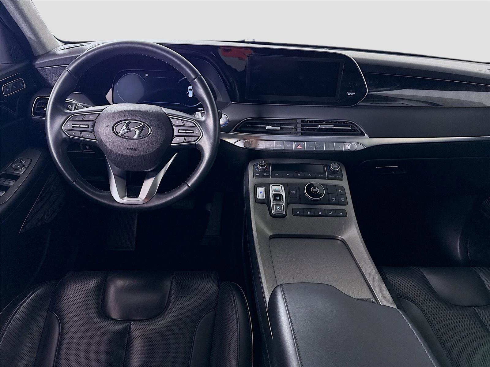 Used 2021 Hyundai Palisade Limited FWD image 2