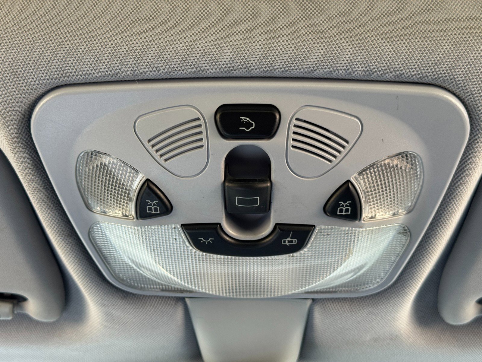 Used 2004 Mercedes-Benz C 230 Coupe image 29