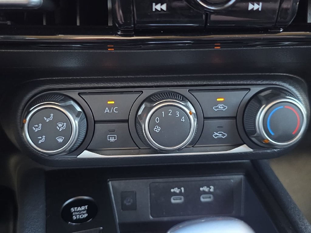 Used 2025 Nissan Kicks SV FWD image 24