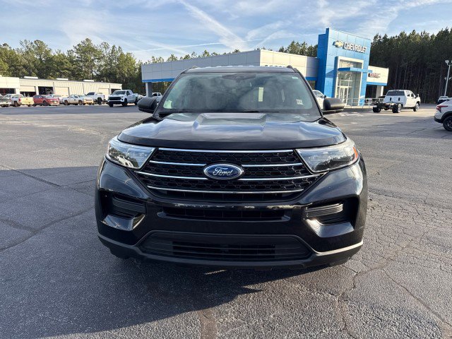 Used 2020 Ford Explorer XLT w/ Class III Trailer Tow Package image 8