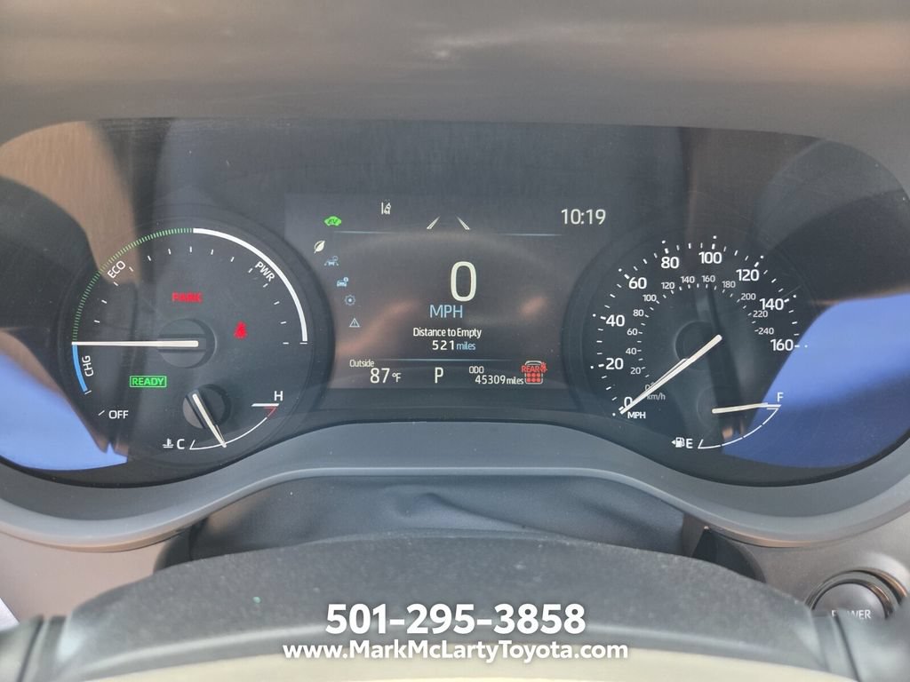 Used 2025 Toyota Sienna LE FWD image 22
