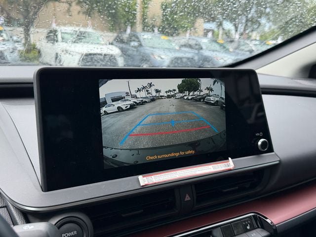 Used 2024 Toyota Prius Prime FWD image 23