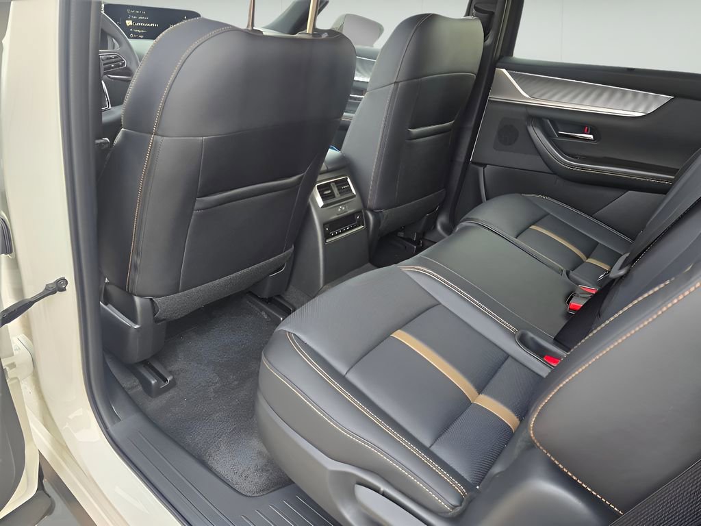 Used 2025 MAZDA CX-70 Plug-In Hybrid w/ Premium Plus image 12