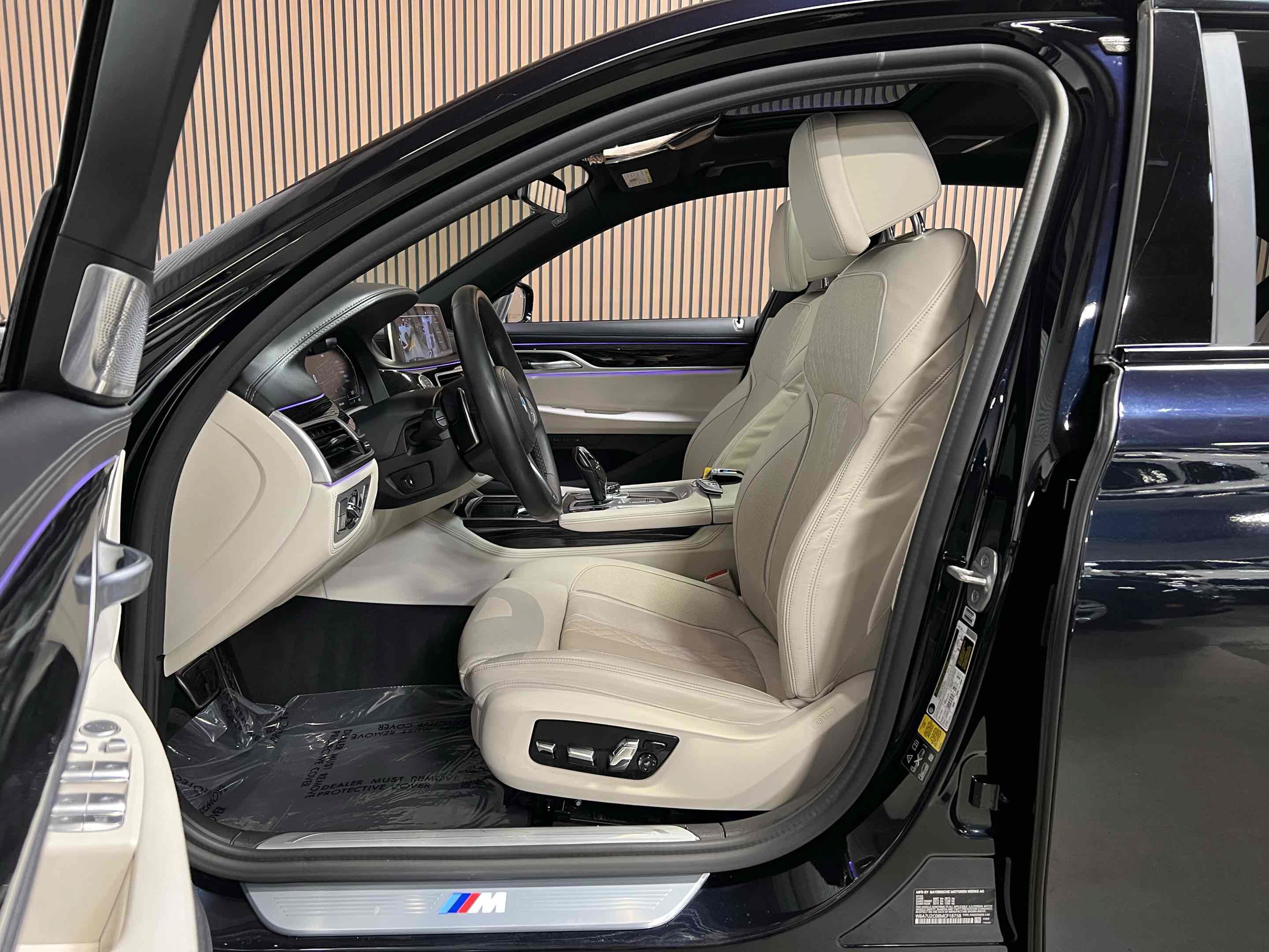 Used 2021 BMW 750i xDrive w/ Executive Package AWD/4WD image 4