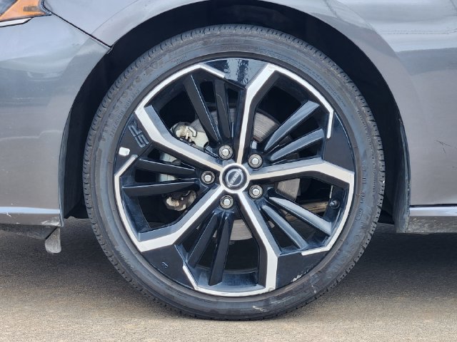 Used 2025 Nissan Altima 2.5 SR FWD image 10