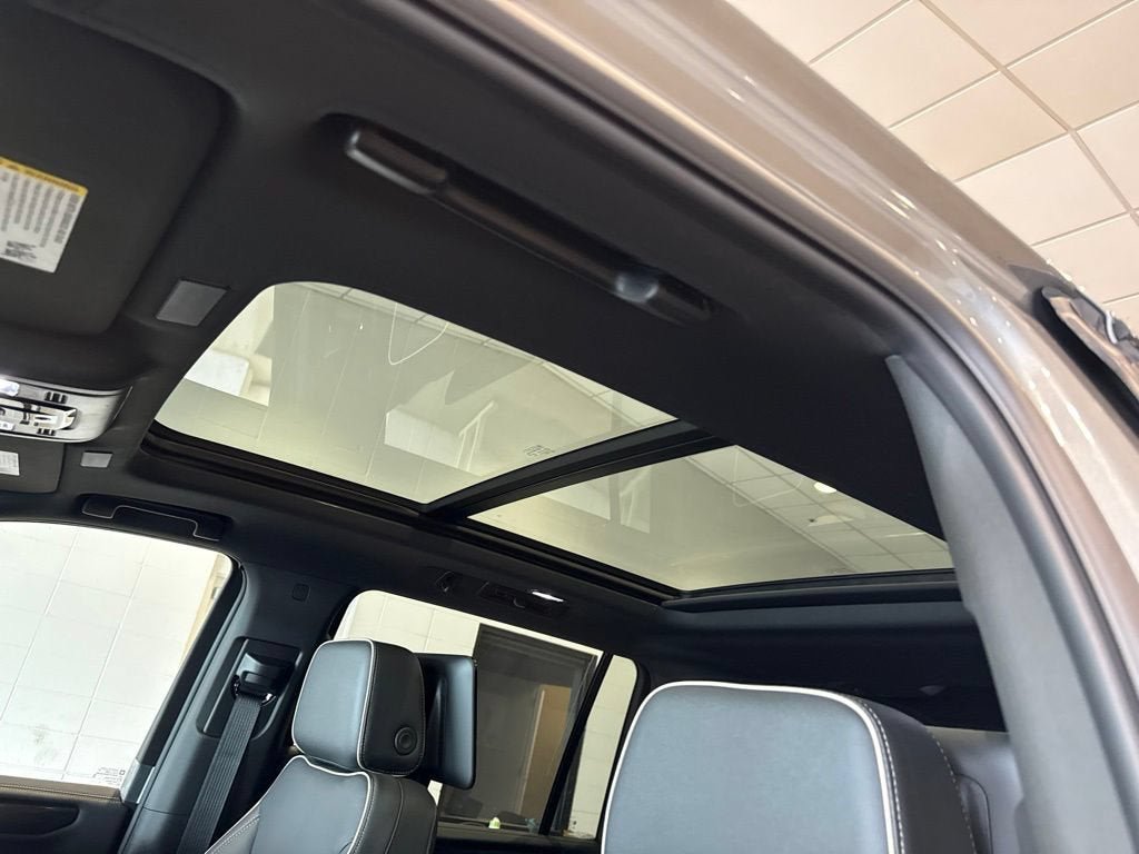 New 2026 GMC Yukon XL Elevation w/ Elevation Premium Package AWD/4WD image 28