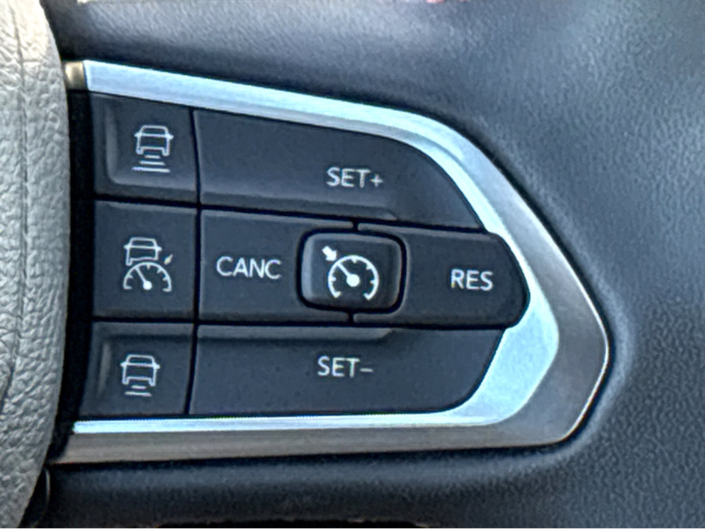 Used 2023 Jeep Compass Trailhawk image 14