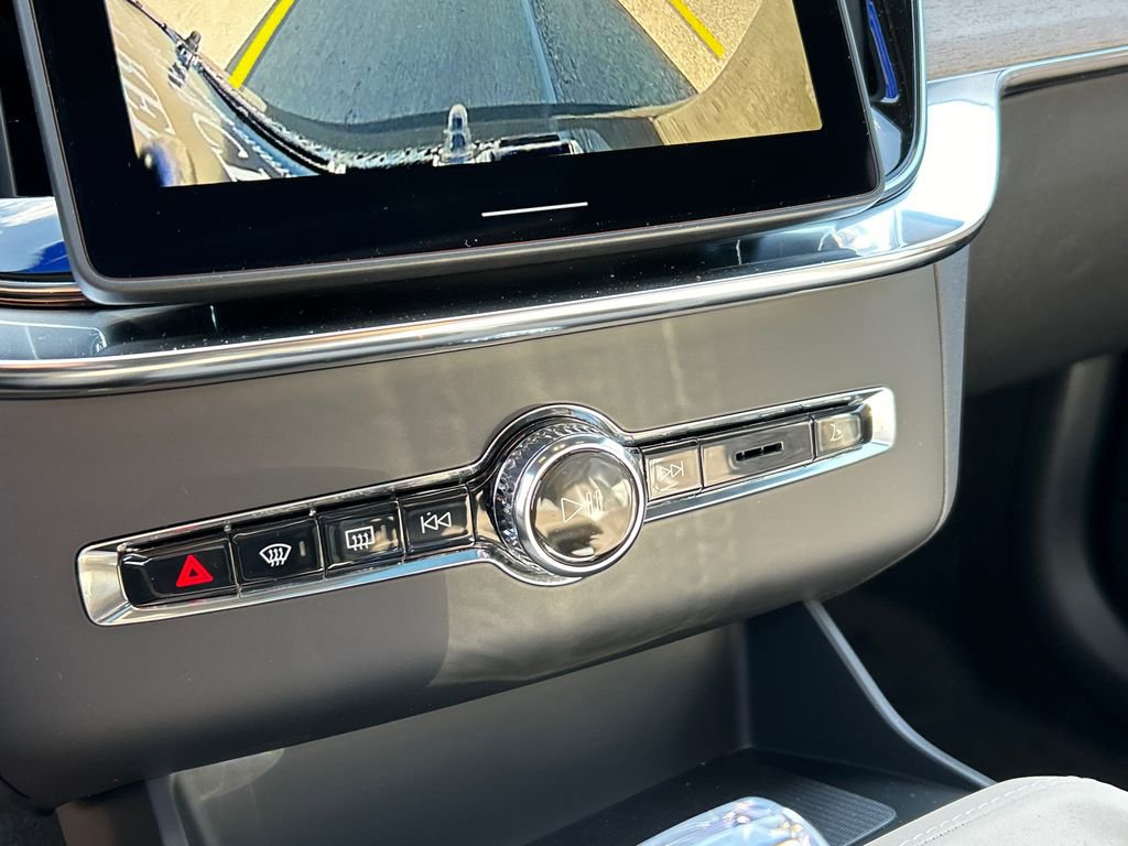 New 2026 Volvo XC90 T8 Ultra w/ Protection Package Premier AWD/4WD image 18