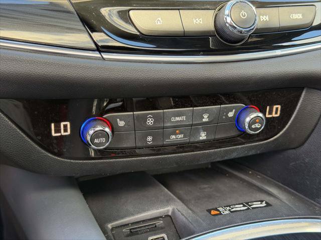 Used 2024 Buick Enclave Essence w/ Experience Buick Package AWD/4WD image 32