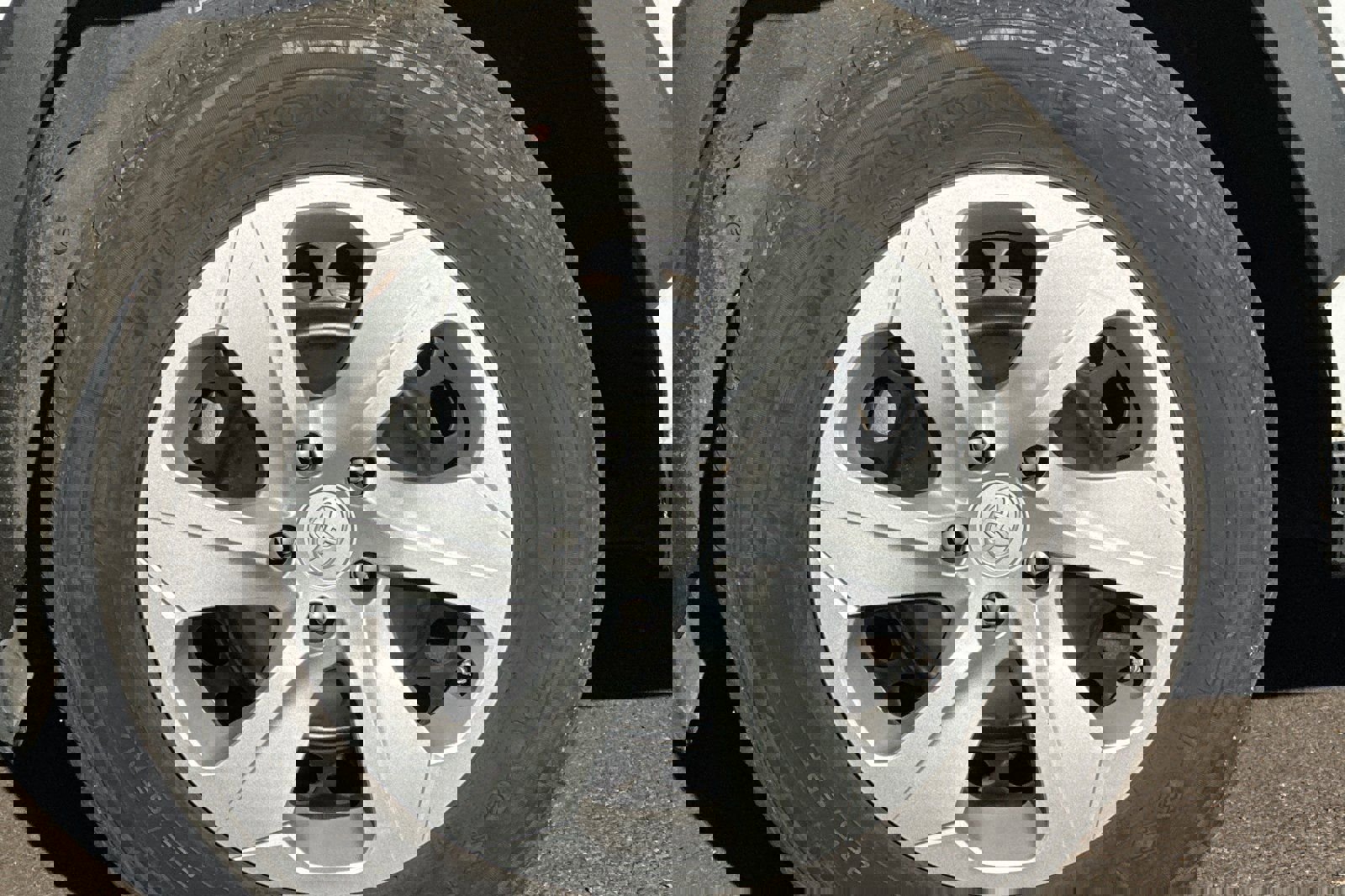 Used 2024 Toyota RAV4 LE image 31