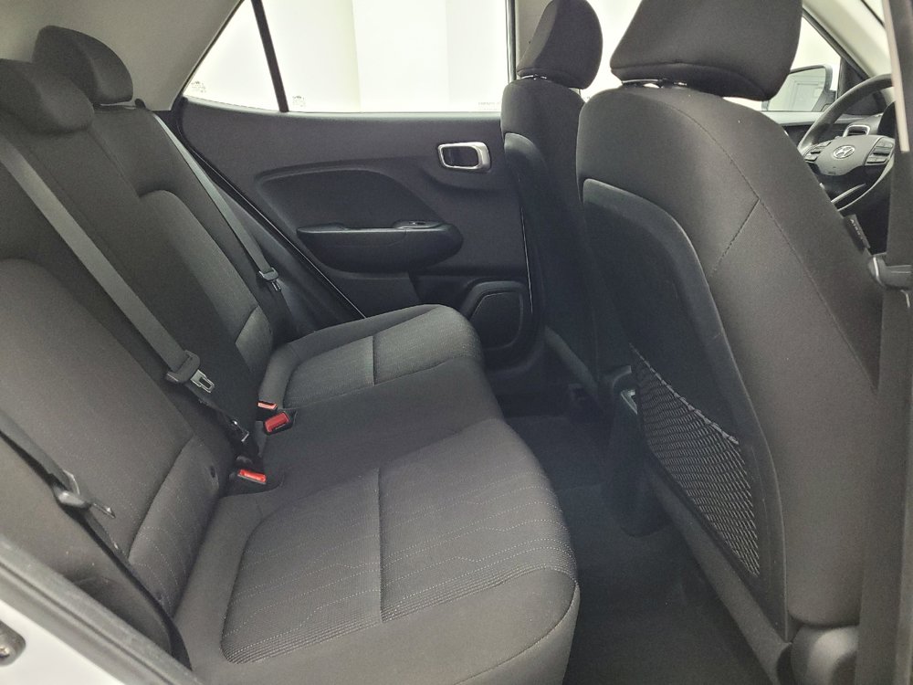 Used 2021 Hyundai Venue SE FWD image 19