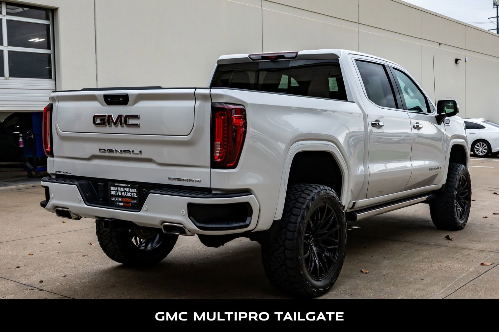 Used 2025 GMC Sierra 1500 Denali w/ Denali Reserve Package AWD/4WD image 10