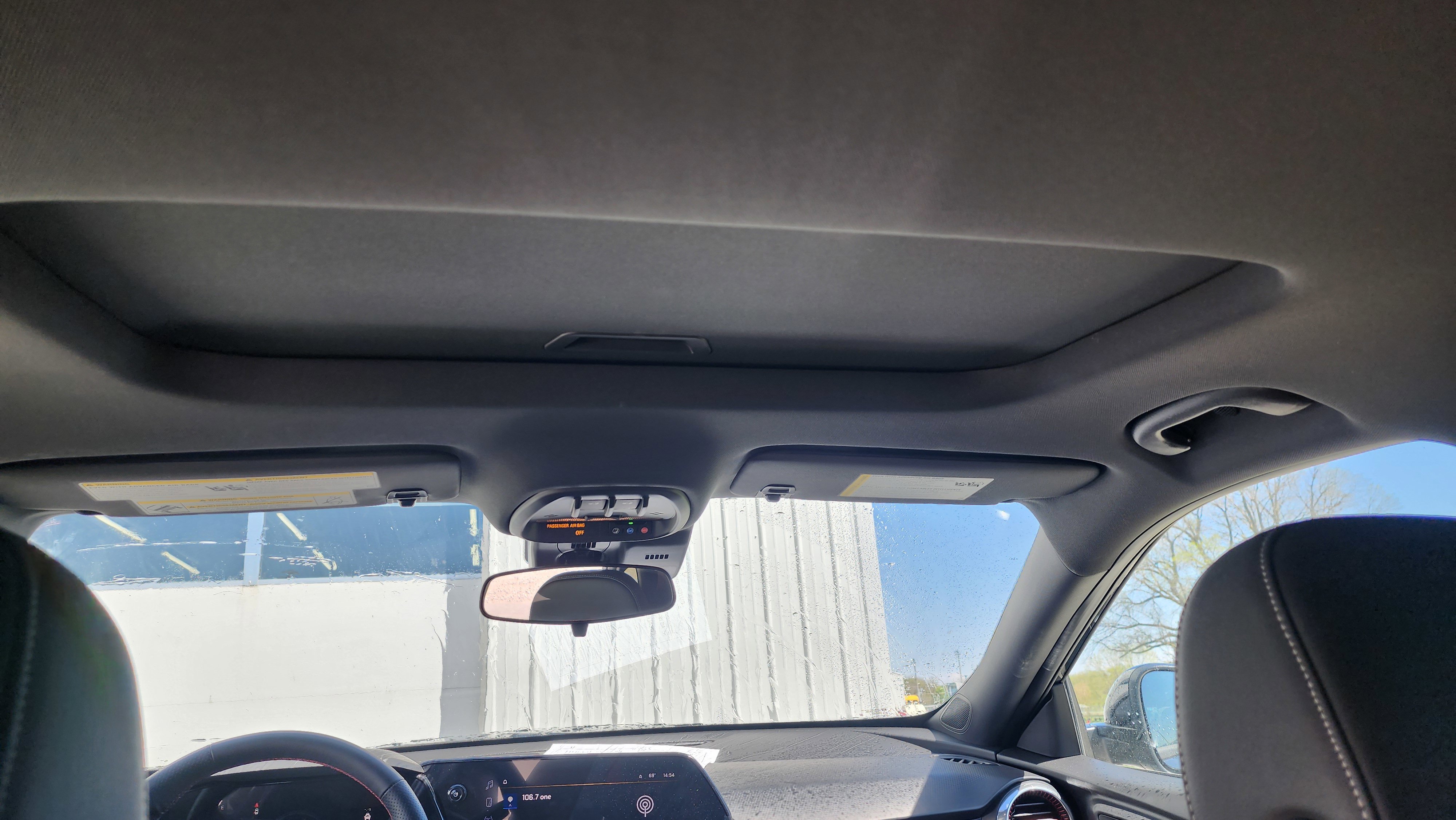 Used 2025 Chevrolet Trax RS w/ Sunroof Package FWD image 9