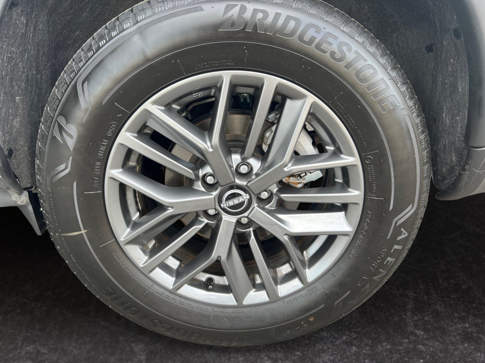 Used 2024 Nissan Rogue S FWD image 14