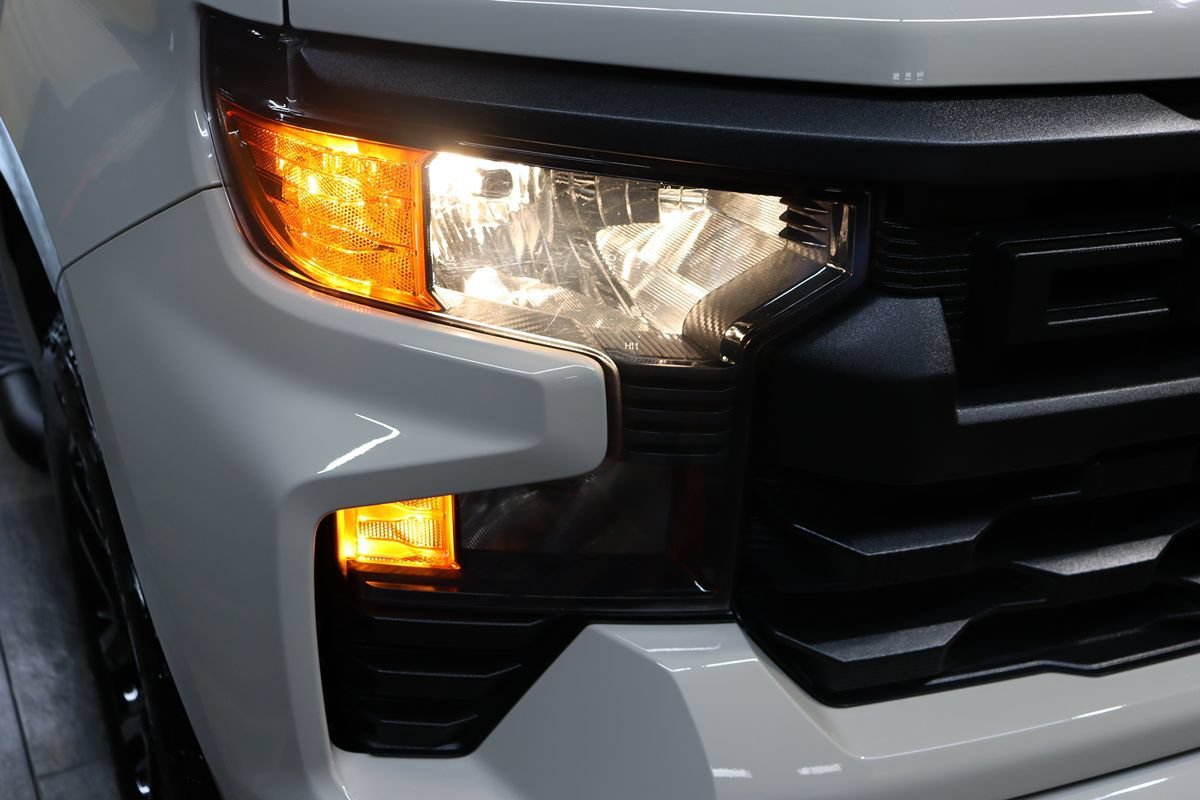 Used 2026 Chevrolet Silverado 1500 Custom w/ Turbomax Blackout Package AWD/4WD image 12