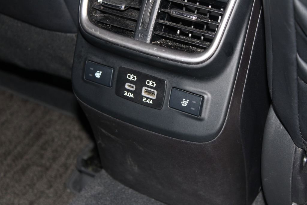 Used 2023 Subaru Outback Limited image 32