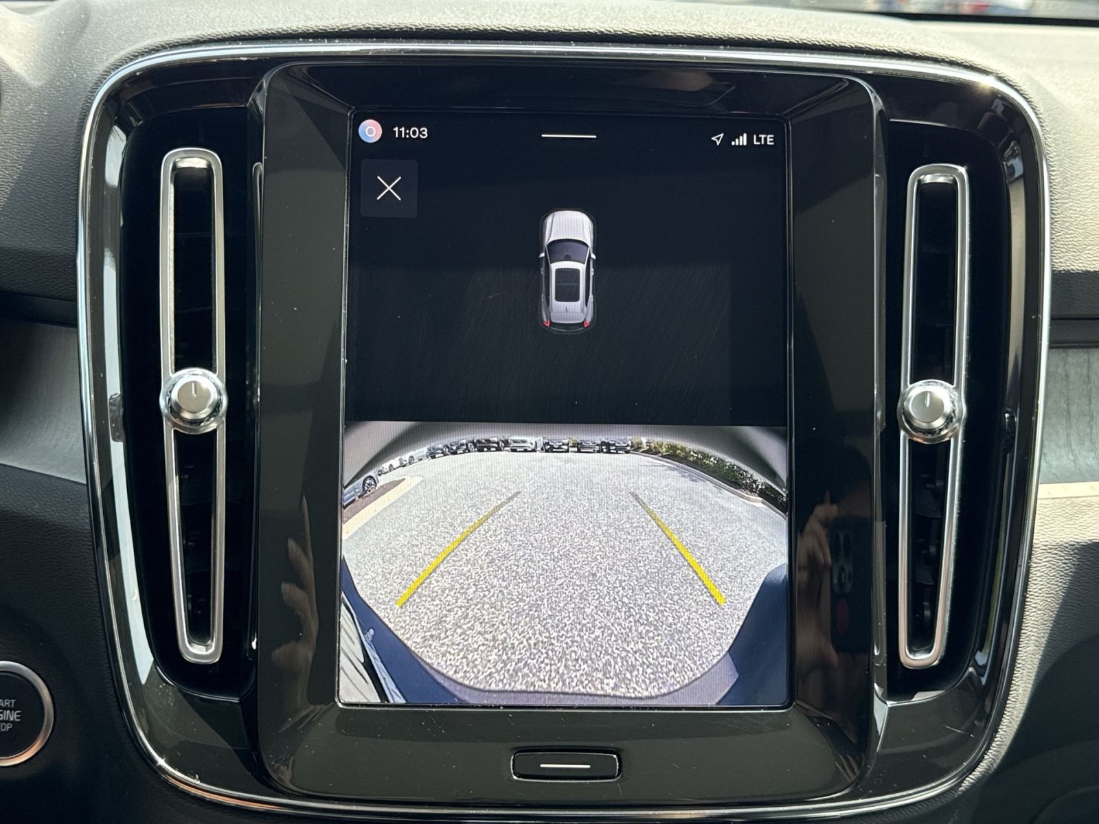 Certified 2023 Volvo XC40 B5 Plus w/ Protection Package Premier AWD/4WD image 27