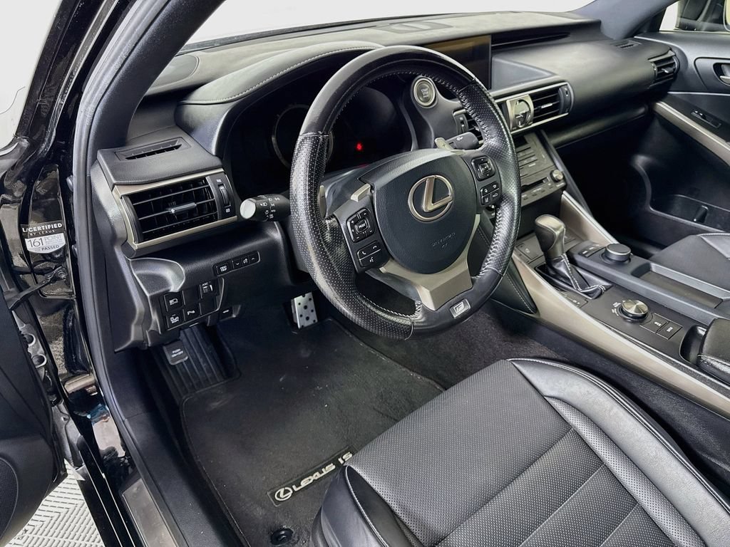 Used 2020 Lexus IS 300 F Sport w/ F Sport Package RWD image 9
