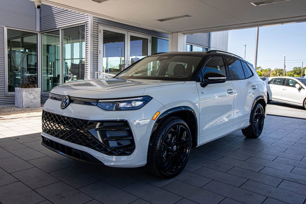 New 2026 Volkswagen Tiguan SE R-Line FWD image 13