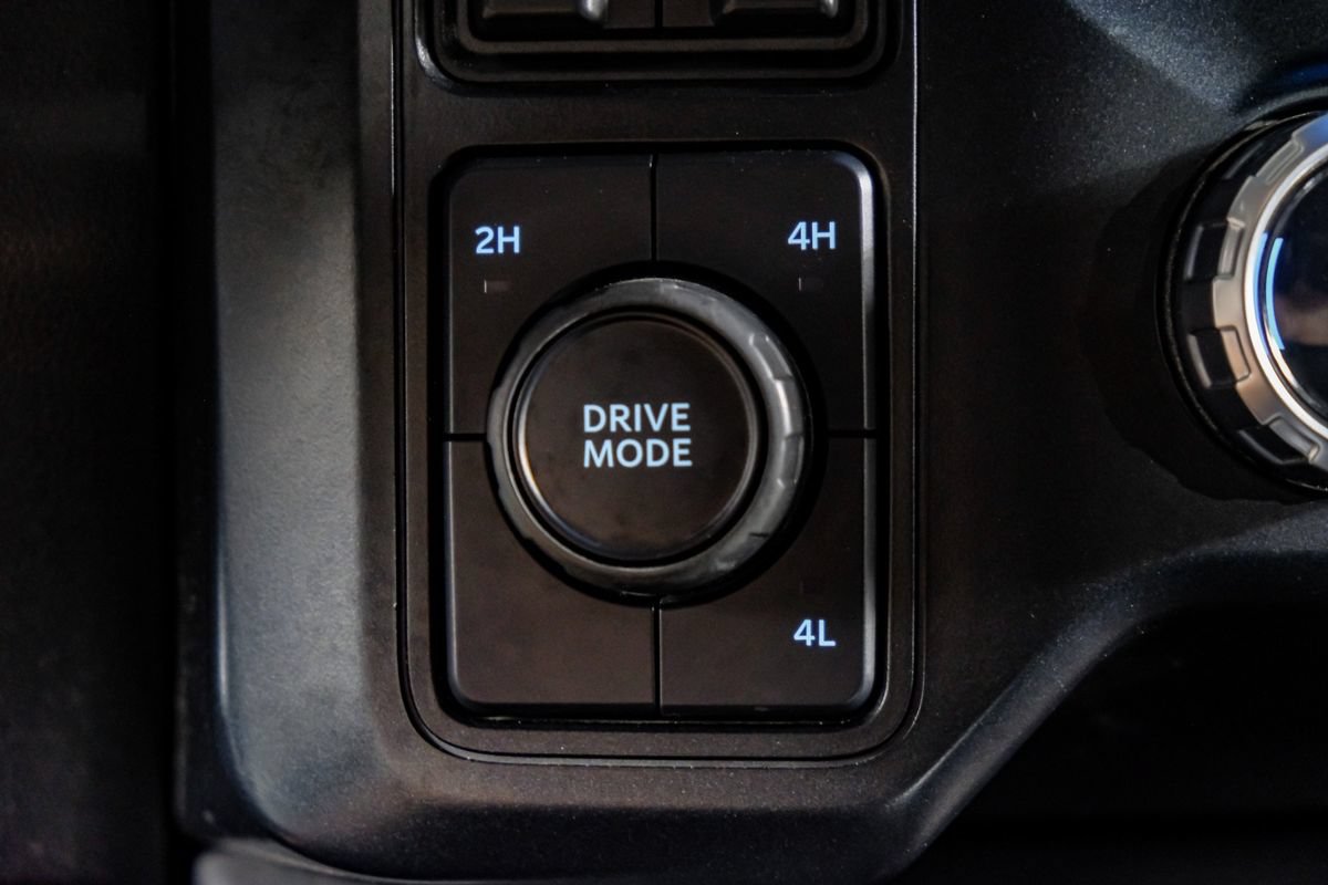 Used 2023 Ford F450 Lariat AWD/4WD image 24
