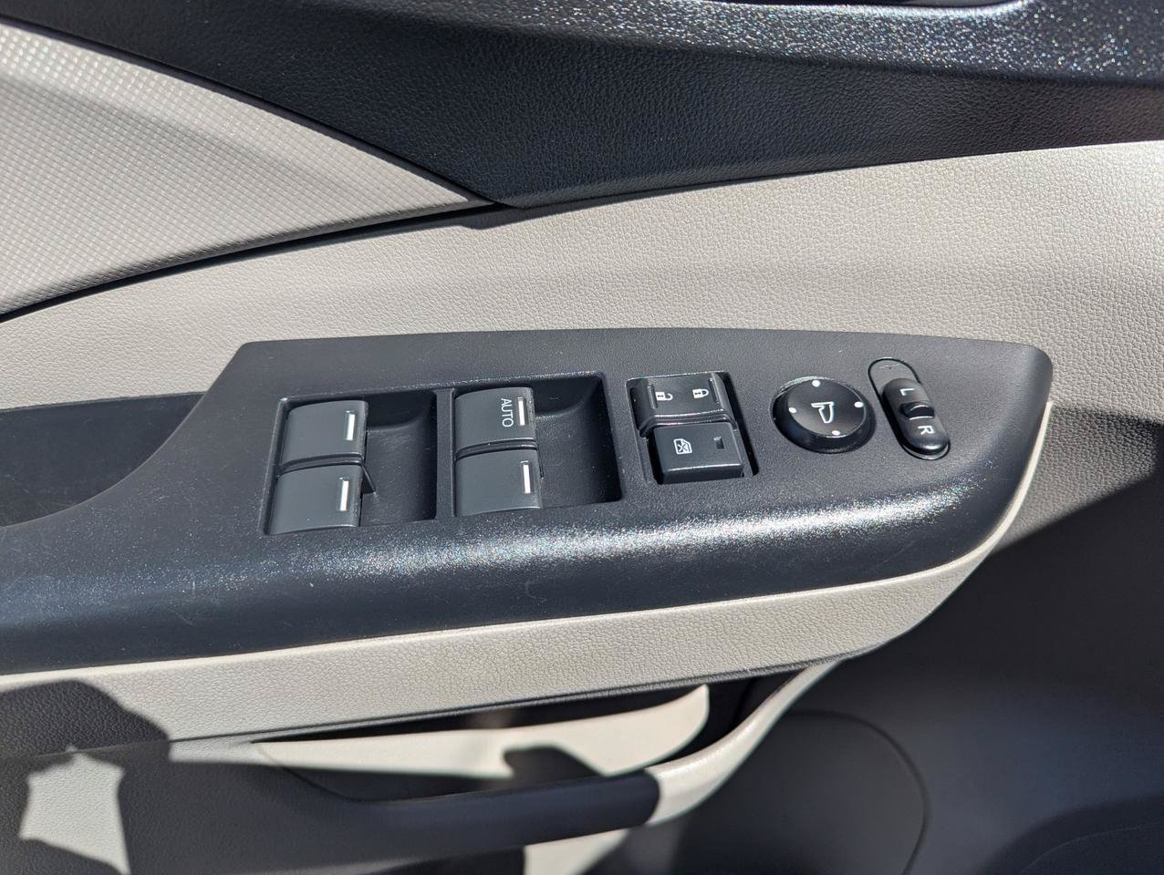 Used 2014 Honda CR-V LX image 10