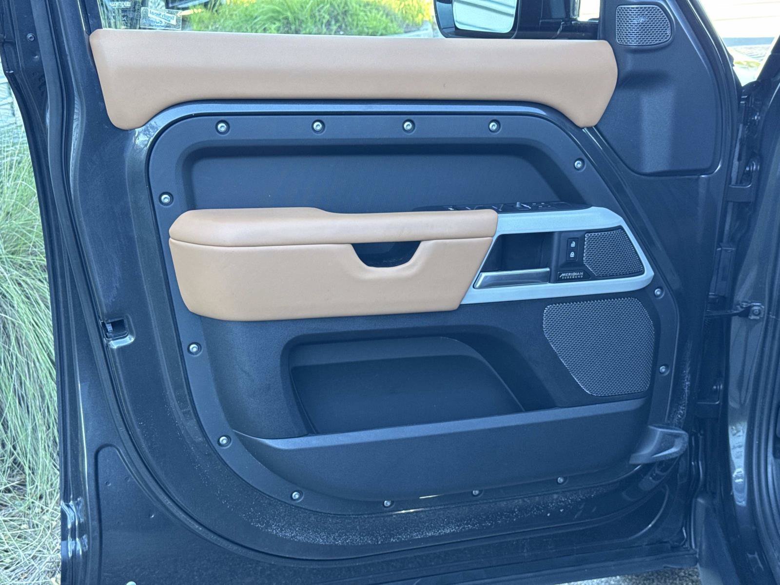 Certified 2024 Land Rover Defender 110 SE AWD/4WD image 18