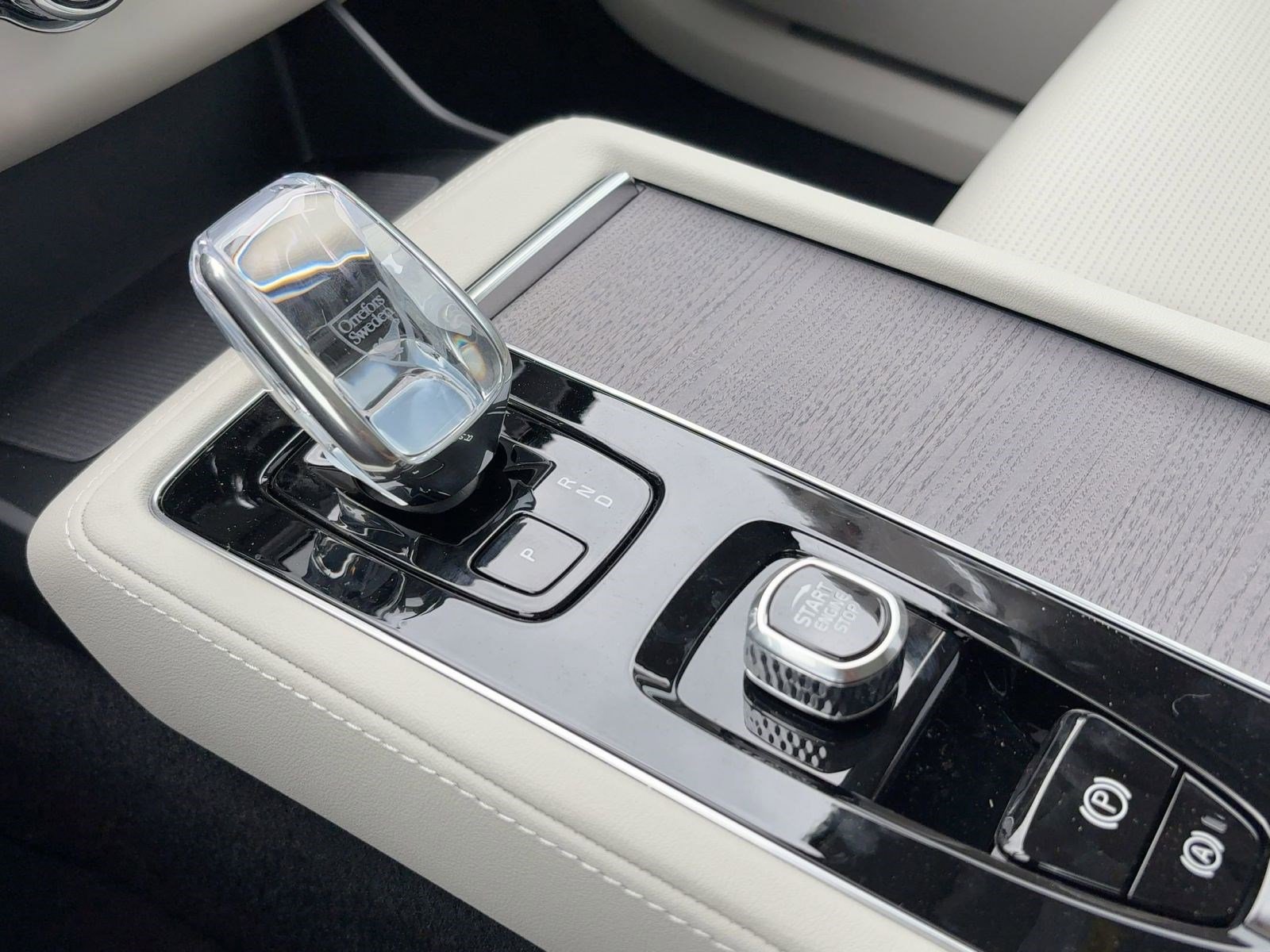 New 2026 Volvo XC90 B6 Ultra image 17