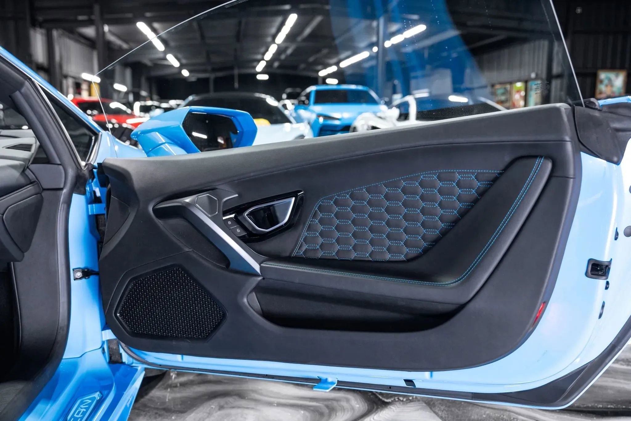 Used 2017 Lamborghini Huracan LP 580-2 image 32