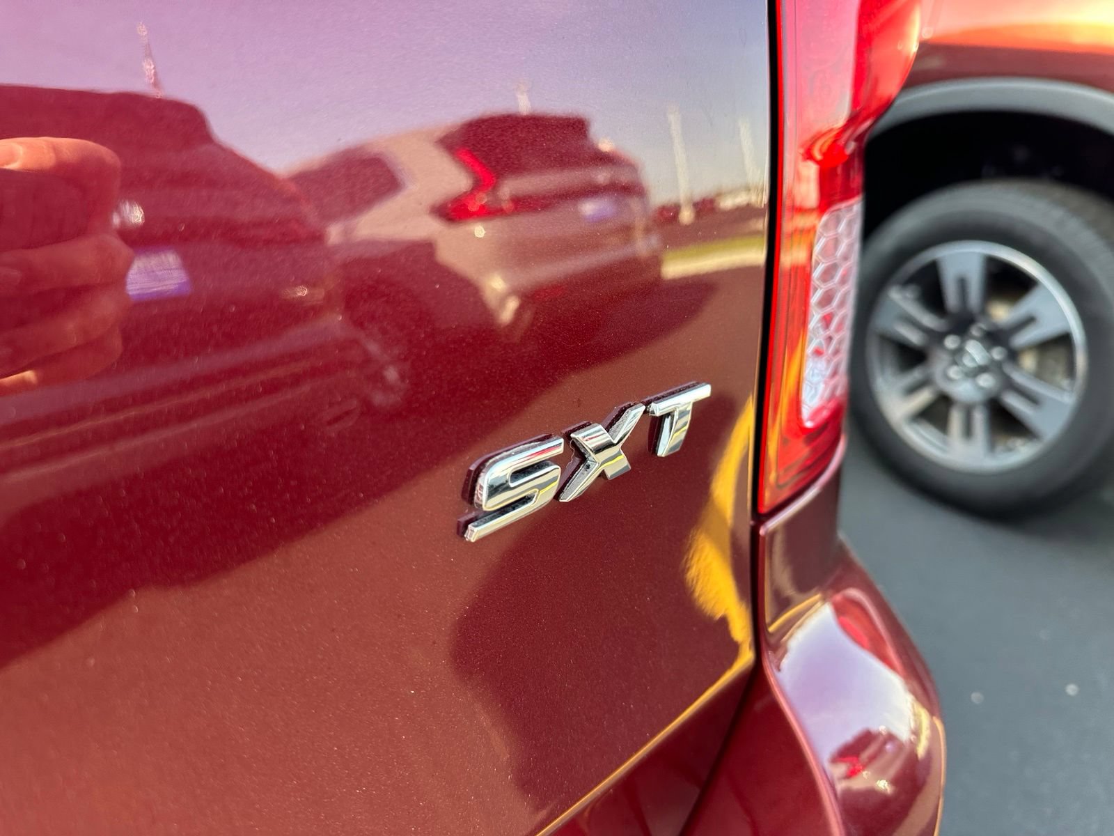 Used 2020 Dodge Grand Caravan SXT w/ Driver Convenience Group FWD image 6