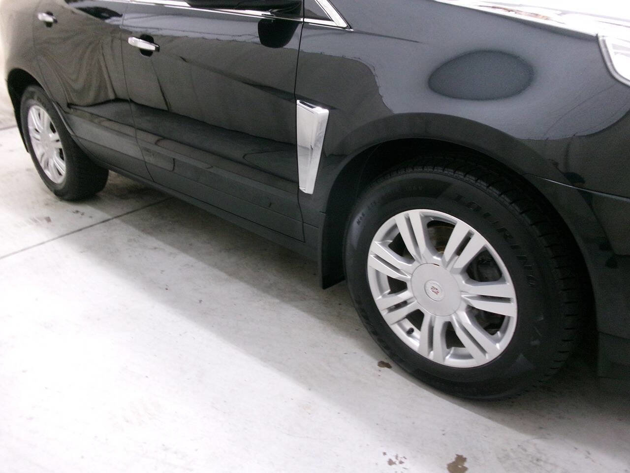 Used 2014 Cadillac SRX Luxury w/ Driver Awareness Package AWD/4WD image 10