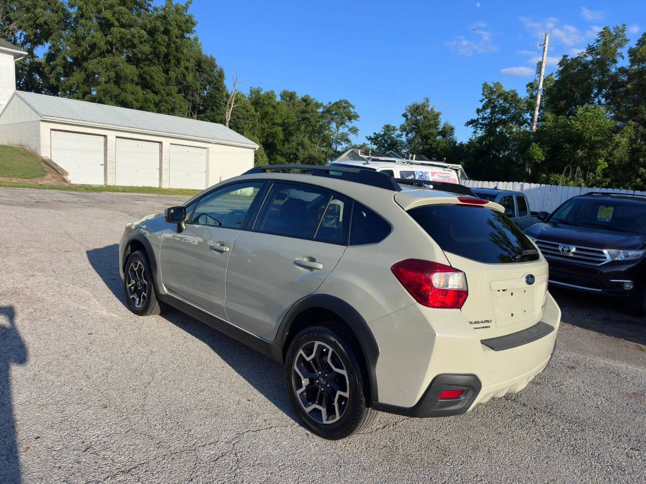 Used 2017 Subaru Crosstrek 2.0i Premium AWD/4WD image 8