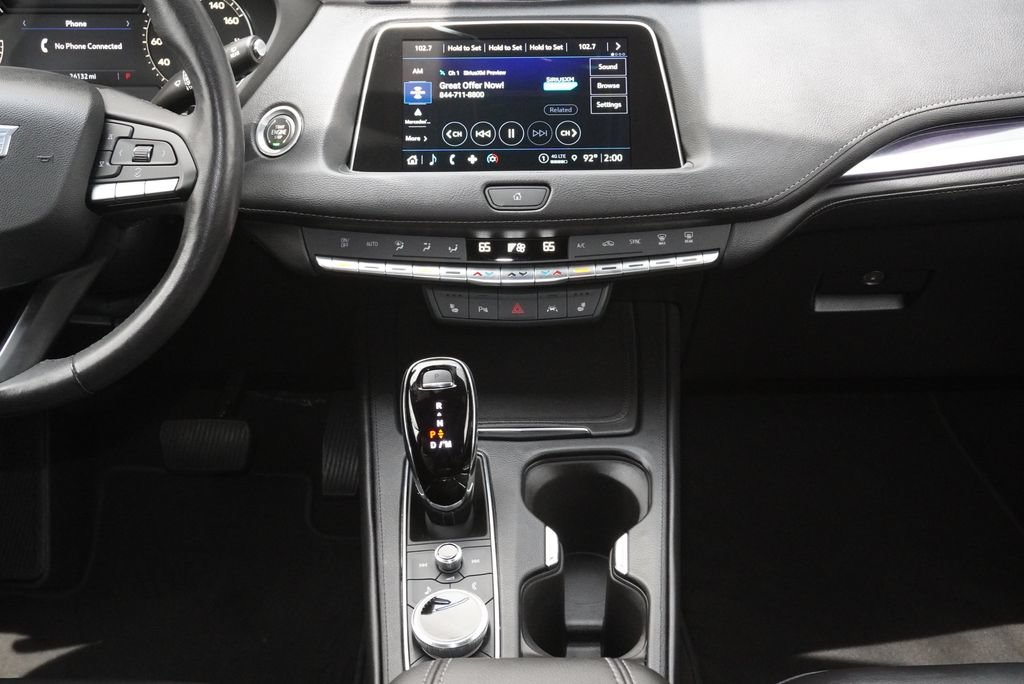 Used 2023 Cadillac XT4 Luxury w/ Cold Weather Package FWD image 15