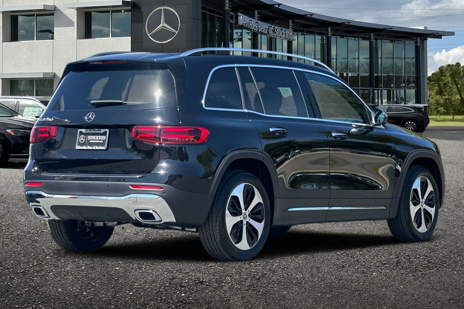 New 2025 Mercedes-Benz GLB 250 250 image 4
