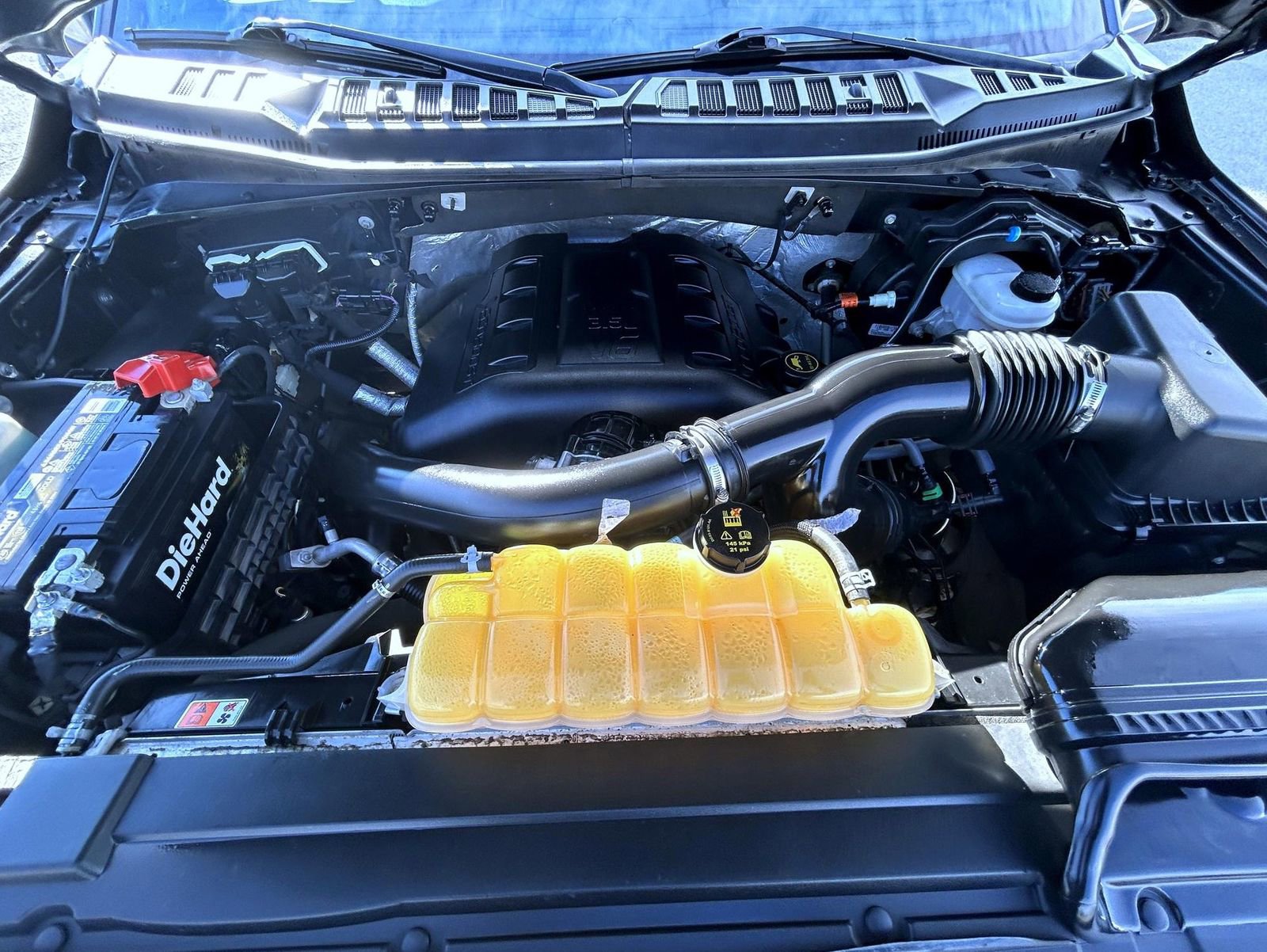 Used 2015 Ford F150 Lariat image 24