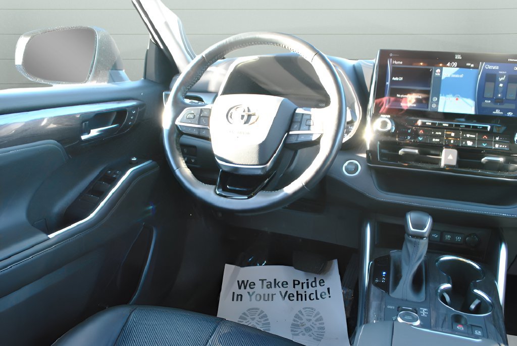 Certified 2021 Toyota Highlander Limited AWD/4WD image 25