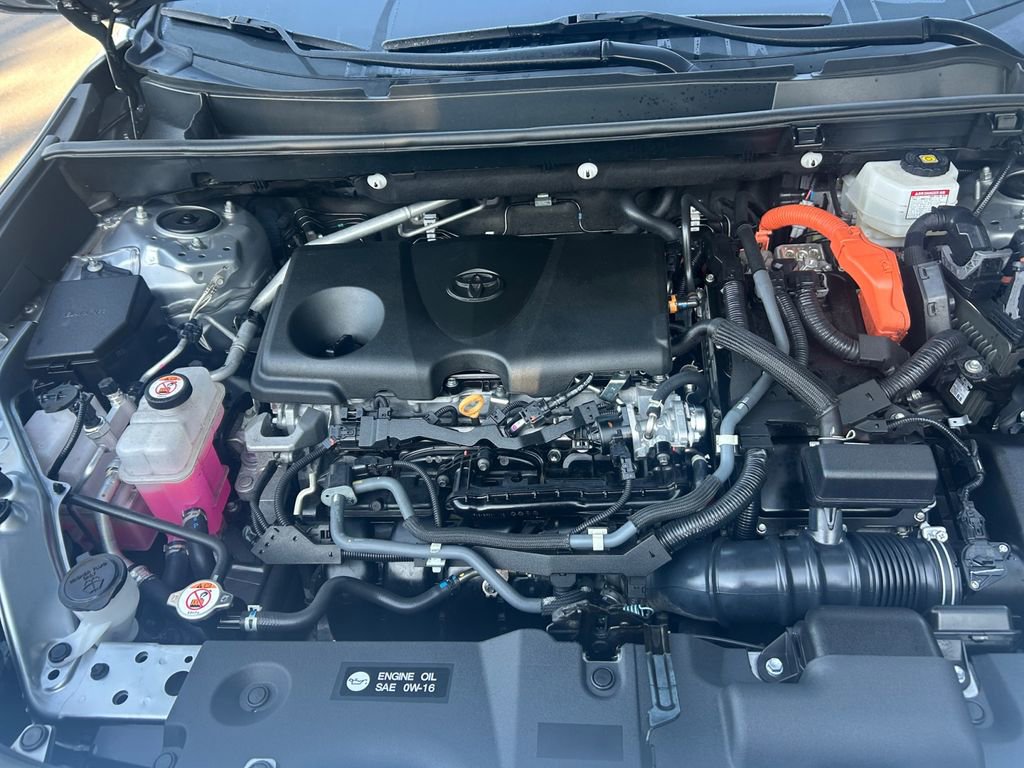 Used 2022 Toyota RAV4 XLE image 29