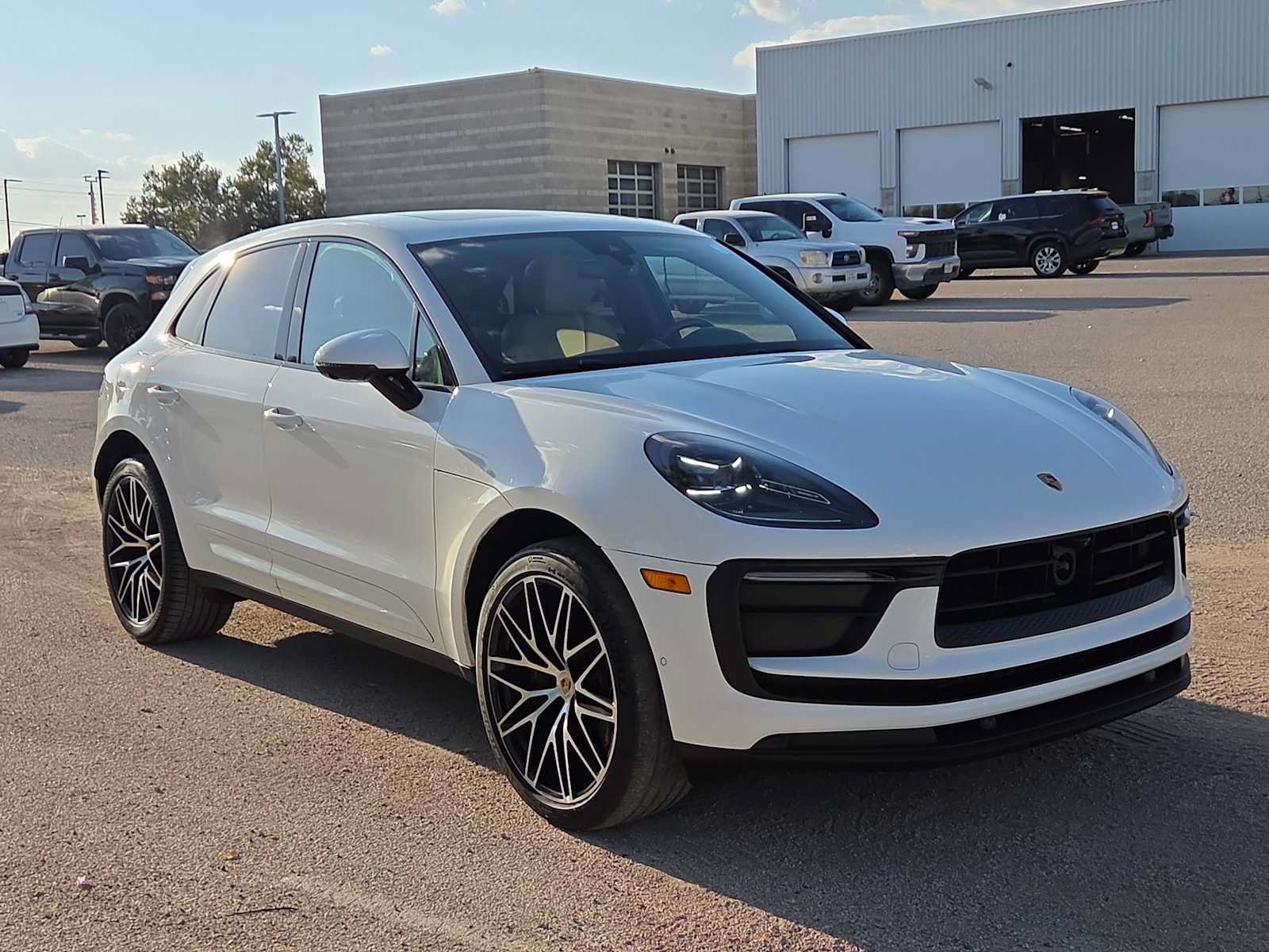 Used 2022 Porsche Macan AWD/4WD video 2