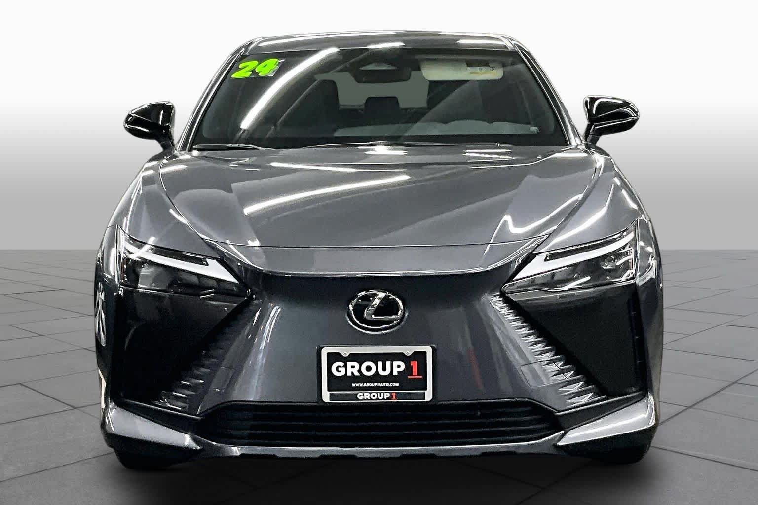 Used 2024 Lexus RZ 300e Premium FWD image 4