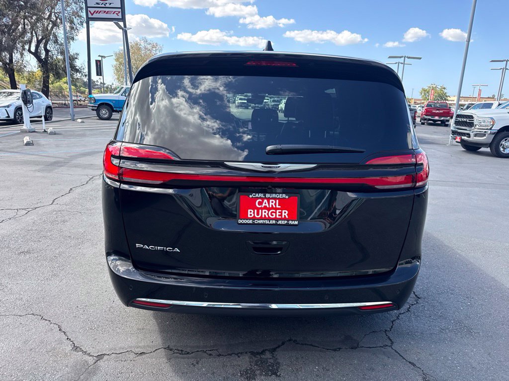 Certified 2026 Chrysler Pacifica Select FWD image 6