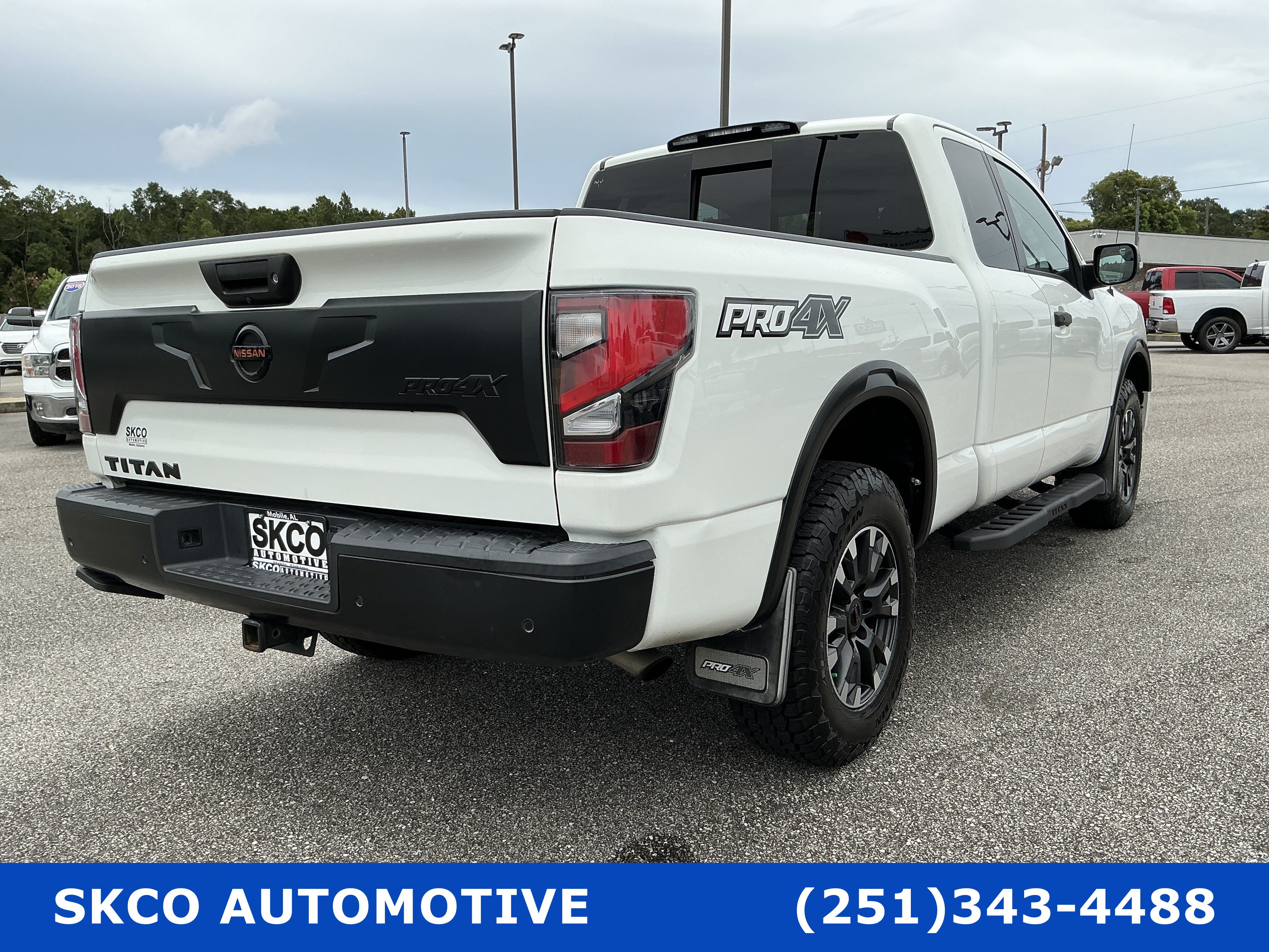 Used 2020 Nissan Titan PRO-4X w/ Pro-4x Convenience Package AWD/4WD image 5