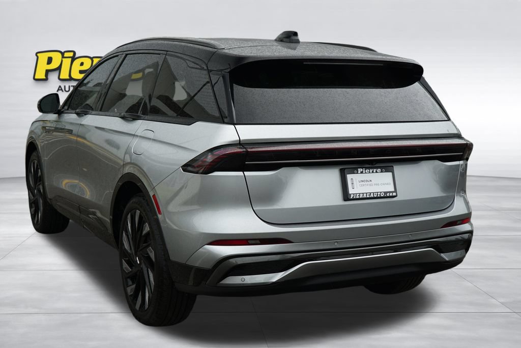 Certified 2025 Lincoln Nautilus Reserve AWD/4WD image 8